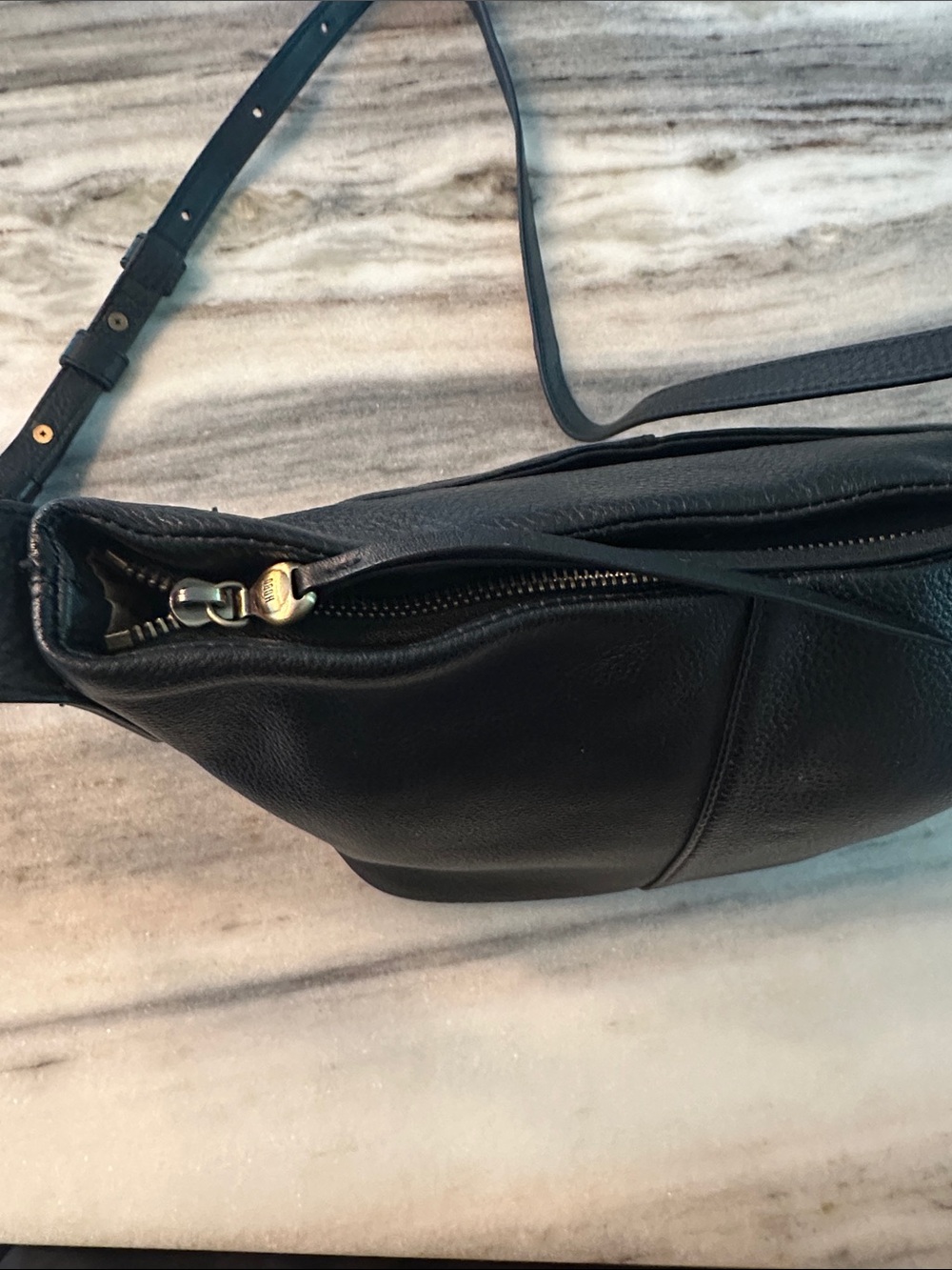 NWOT -HOBO INTERNATIONAL PEBBLE GREEN LEATHER CROSSBODY - Picture 3 of 6
